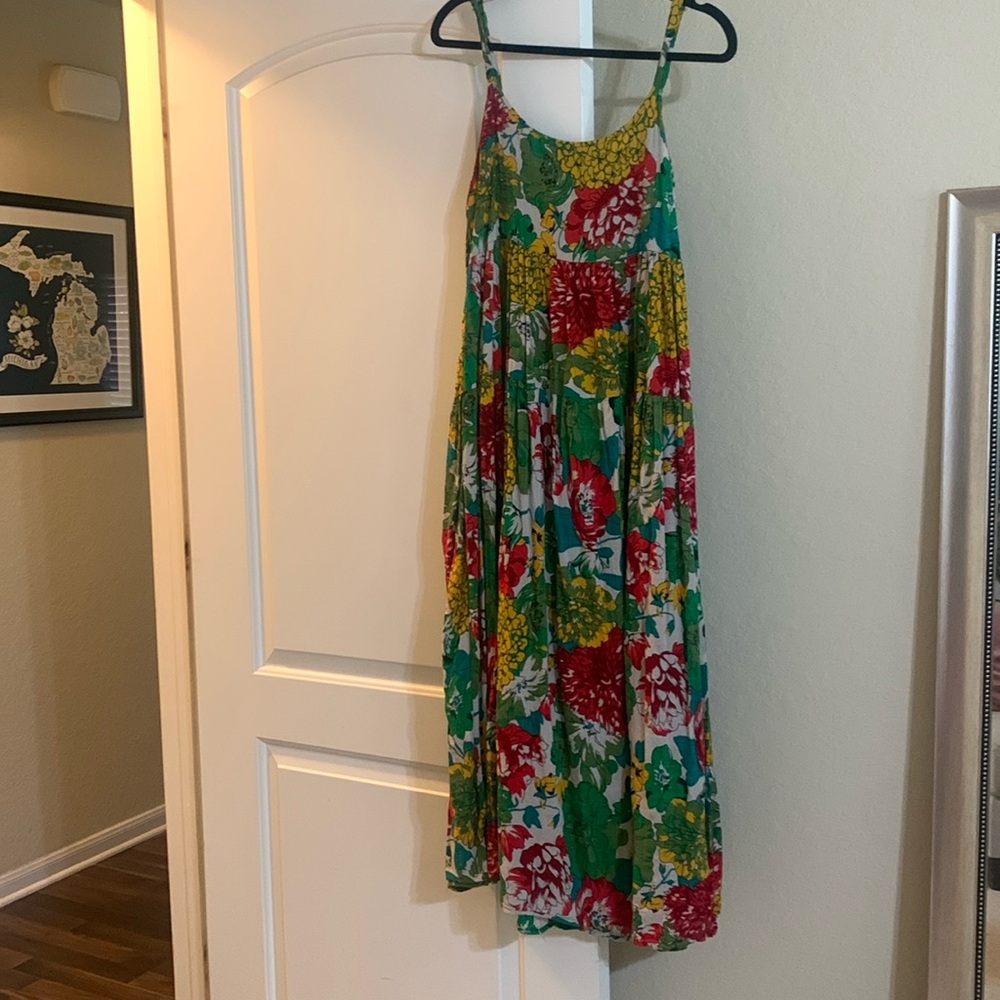 Gorgeous light weight maxi dress! Excellent condition only worn once! Size S